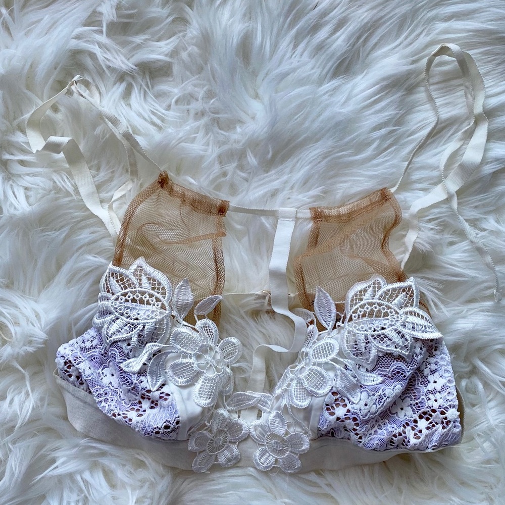 Lucia halter bra - Picture 15 of 16